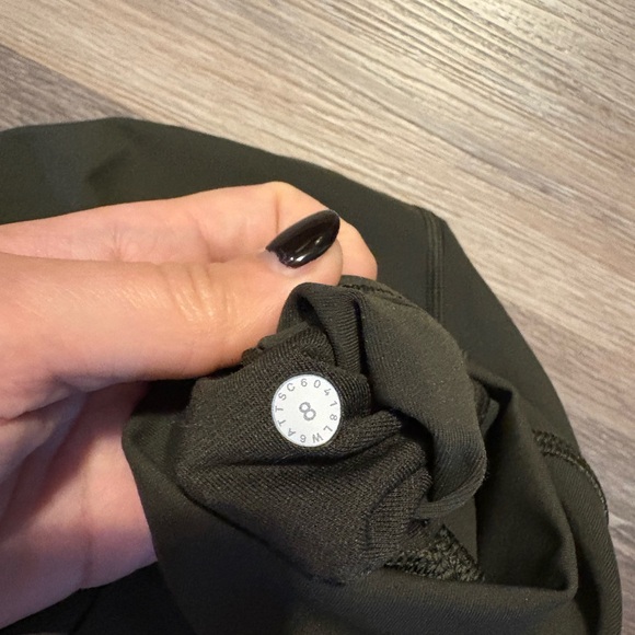 Lululemon leggings size 8 - Picture 5 of 6